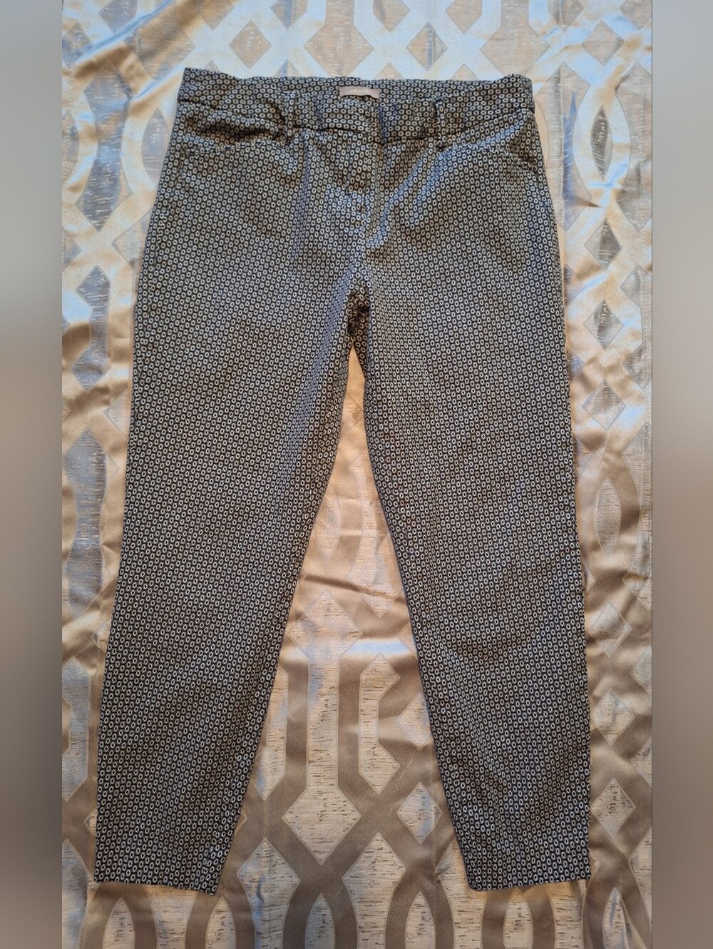 Maurices Black & White Geometrical Smart Tapered Leg Pants. Sz 11/12